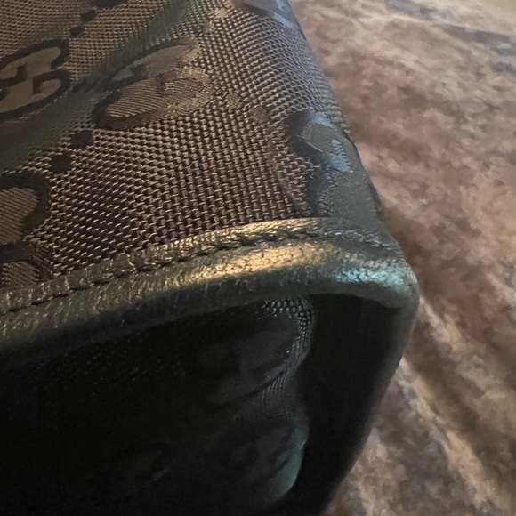 AUTHENTIC GUCCI Off the Grid Tote - Picture 12 of 14